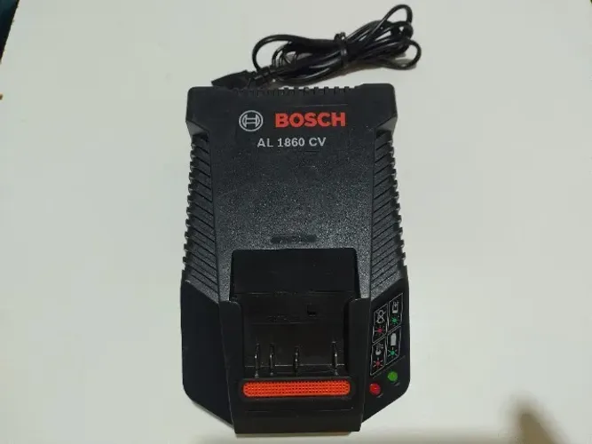 Carregador de Bateria Rápido Bosch 220V 14,4V a 18V Modelo AL 1860 CV