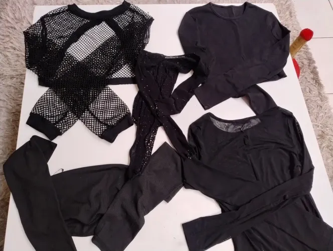 Kit blusas diversos modelos pretas - feminino