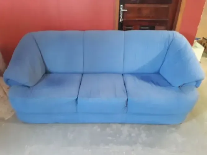 Oportunidade! Sofá 03 Lugares Tecido Azul Veludo