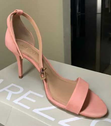 Sandália Arezzo usada uma vez 