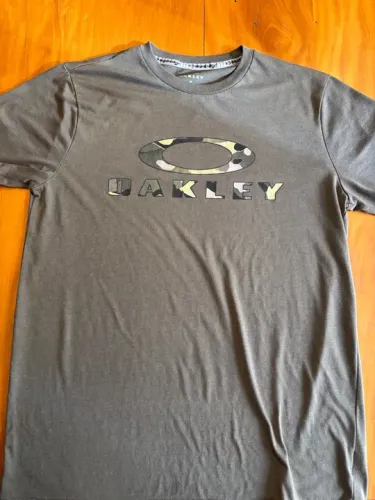 Camiseta Oakley Camuflada