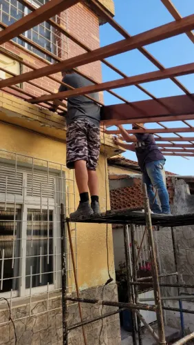 Precisando de Pedreiro? Só chamar!