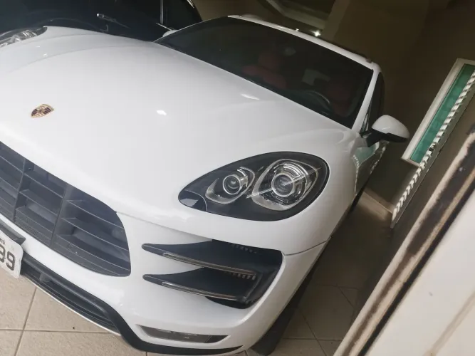 Porsche Macan Turbo 