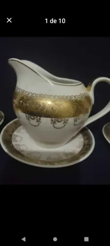 Jogo de Cremeira e Açucareira em Porcelana com Detalhes Dourados