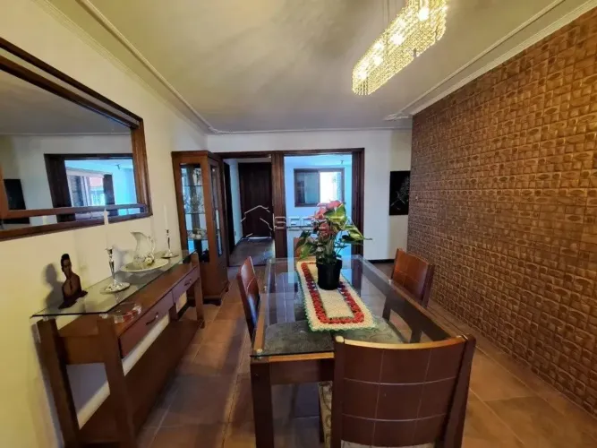 Sobrado com 04 dormitórios - Jardim Planalto / Porto Alegre