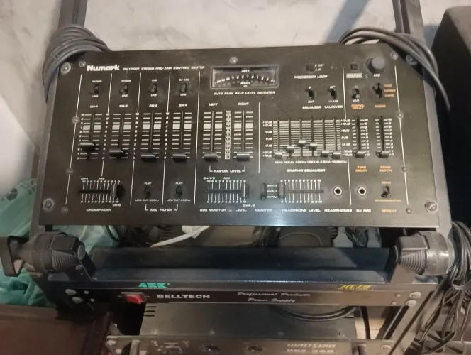 Mixer Numark DM1700T