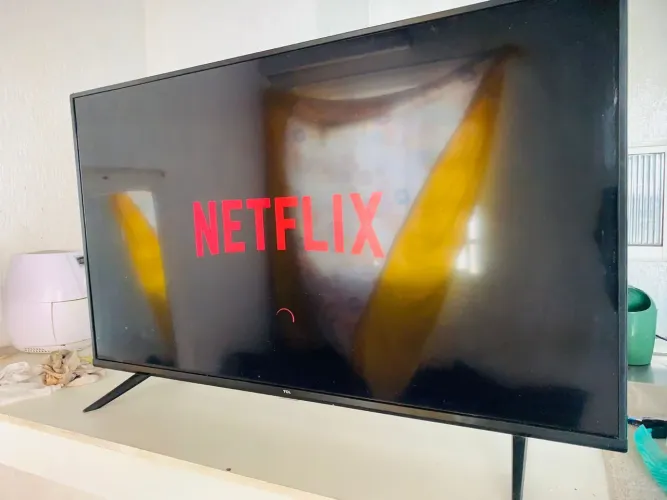 TV TCL smart tv 50 4k comando de voz Android 