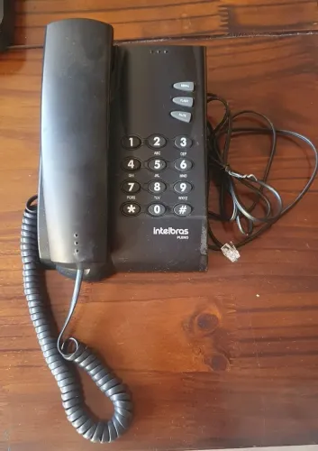 Telefone fixo com fio tradicional