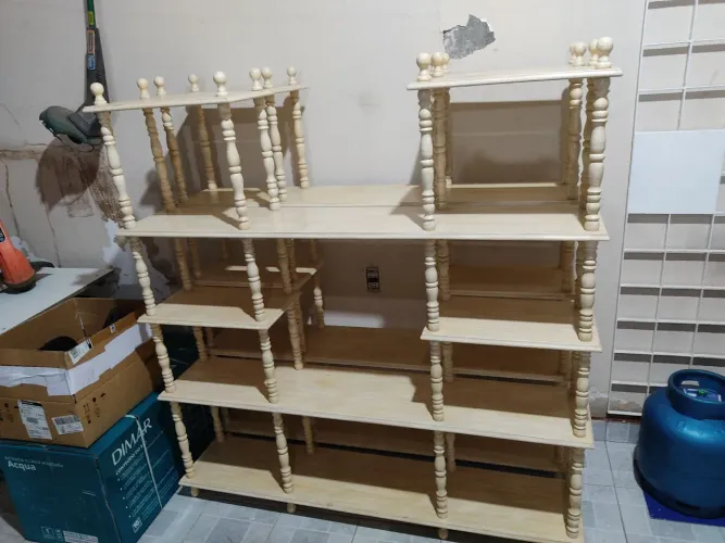 Estante de Madeira para Organização