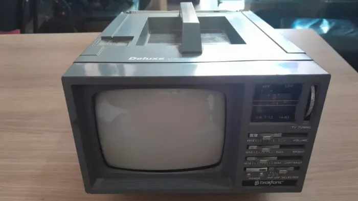 Mini TV / Rádio Antiga para decoração conserto ou retirada de peças