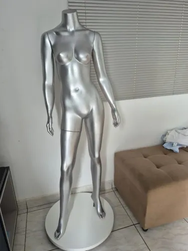 Manequim feminino 
