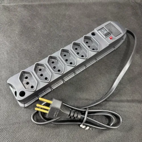 Régua extensão com 6 tomadas e botão liga e desliga