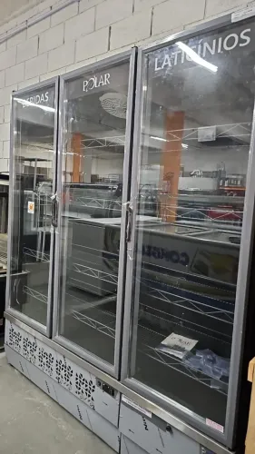 expositor vertical 3 portas 1,70m (IRIS)