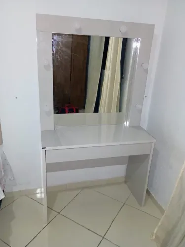 Penteadeira camarim com luzes 