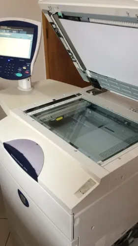 Impressora e Copiadora A3+ colorida Xerox Docucolor 252