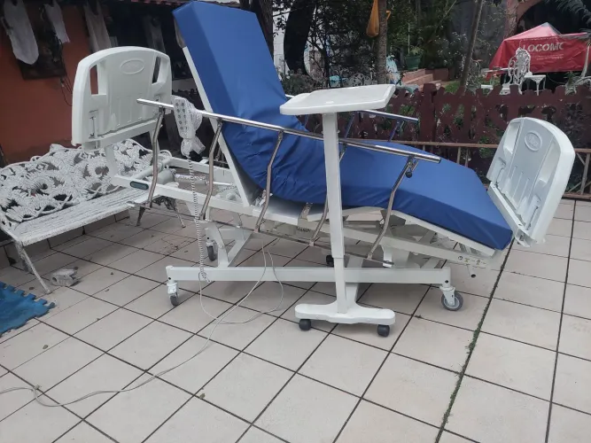 Cama hospitalar 8 posições, com poltrona elétrica.s luxo.