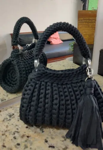 Bolsa clutch em crochê (cores variadas)
