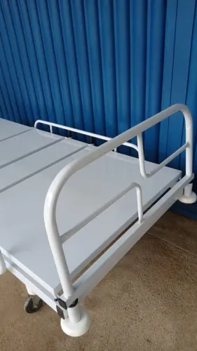 CAMA HOSPITALAR 3 MANIVELAS SEMI NOVA A VENDA