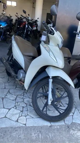 Honda Biz 125 2020 ( vitória motors )
