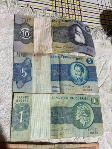 Moedas e notas antigas 