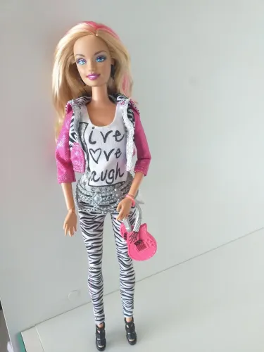 Barbie coleção Fashionistas Mattel 