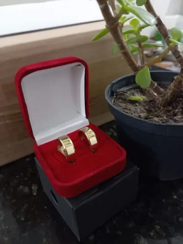 Alianças de Casamento em Moeda Antiga - Elegância e Amor!