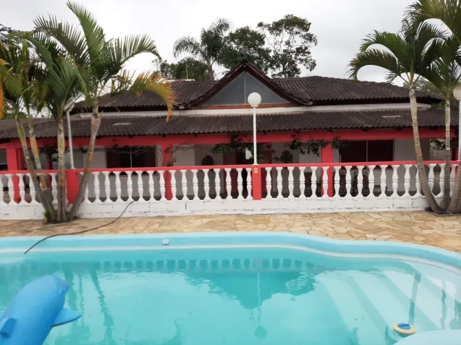Linda casa 2 quartos,suíte,closet Br 040 condomínio pomar da serra Juiz de Fora MG