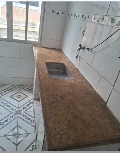 Alugo uma casa bairro Jardim tropical