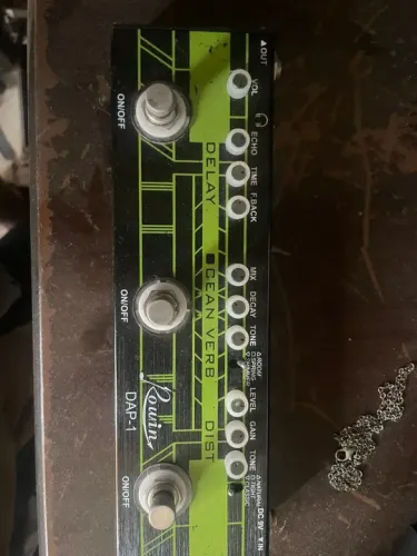 Pedaleira De Guitarra Rowin Dap-1 Distorção, Reverb, Delay