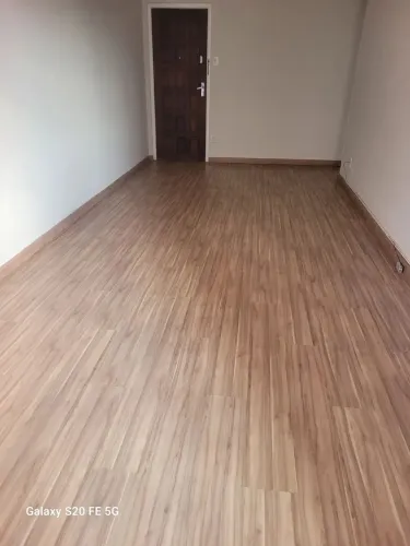 Alugo apto de 2/4, no Canela