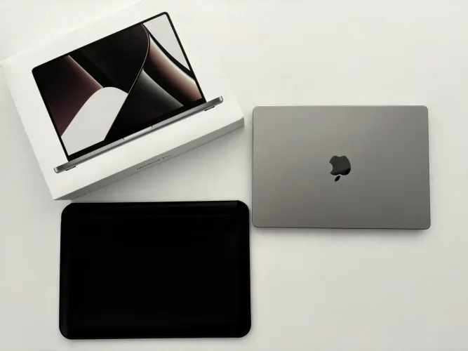 Apple MacBook Pro 14 M1 Pro Memoria 16gb Ssd 512gb cinza espacial (Usado)