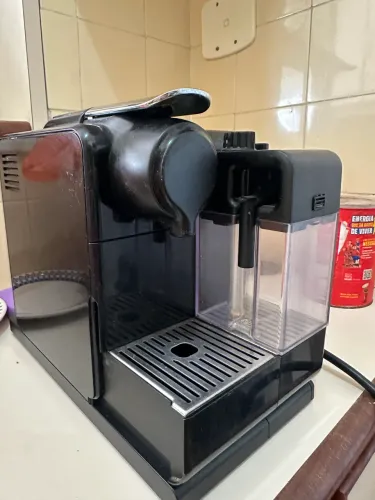 Cafeteira Latisisma nespresso