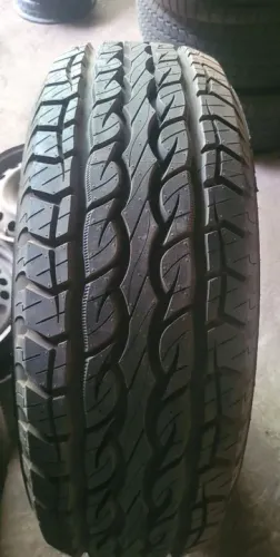 Pneu 255 65 17 Kumho(só tenho um) em até 10x de R$56,00 no cartão de crédito
