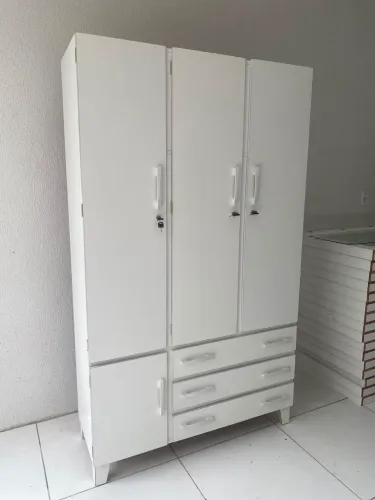 GUARDA ROUPA