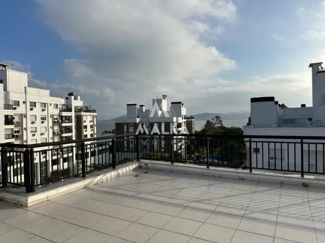 Cobertura para Locação em Florianópolis / SC no bairro Abraão