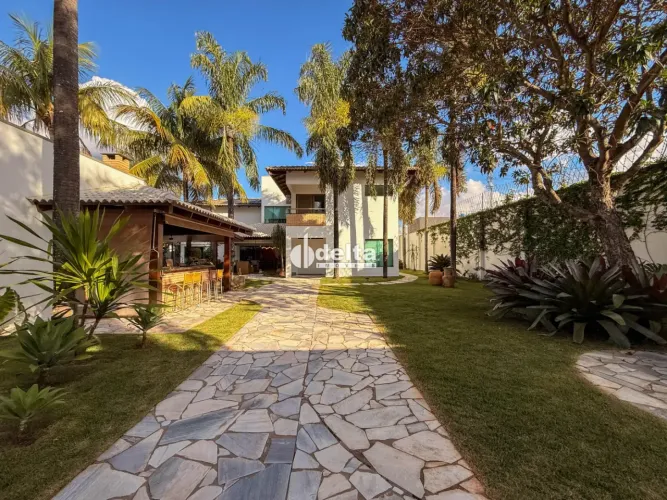 Casa residencial com 4 quartos sendo 3 suíte disponível para venda no bairro Jardim Karaíb