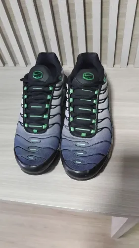 TENIS NIKE MODELO TN ORIGINAL USADO