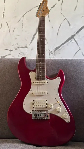 Guitarra com caixa