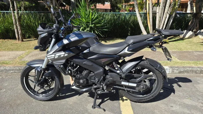 Bajaj Dominar 200 Cinza 2023