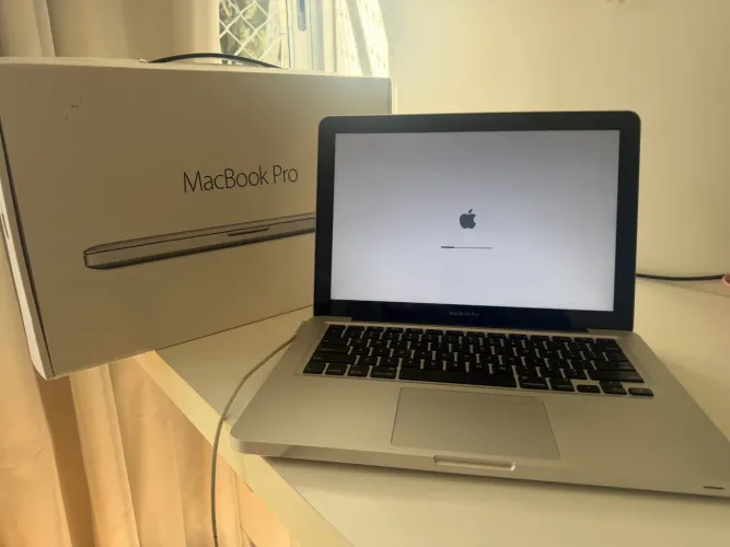 OPORTUNIDADE! MacBook Pro 13 Apple - Mid 2012 | Intel i5 | 4GB RAM | HD 500GB | Conservado