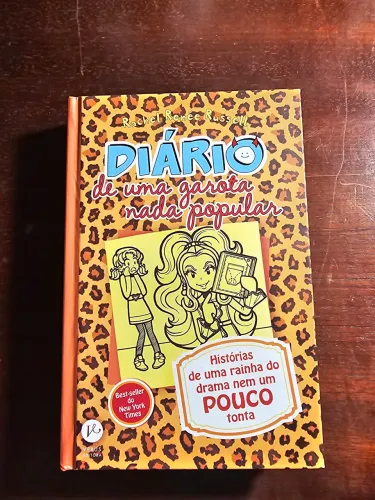 "Diário de uma Garota Nada Popular" - Volume 9 (Capa Dura)