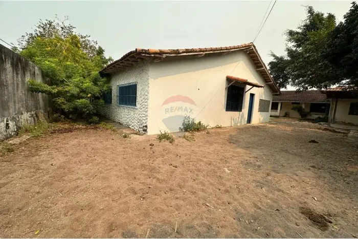 Terreno de 850m² na lagoa com Historia , e dois imóveis.