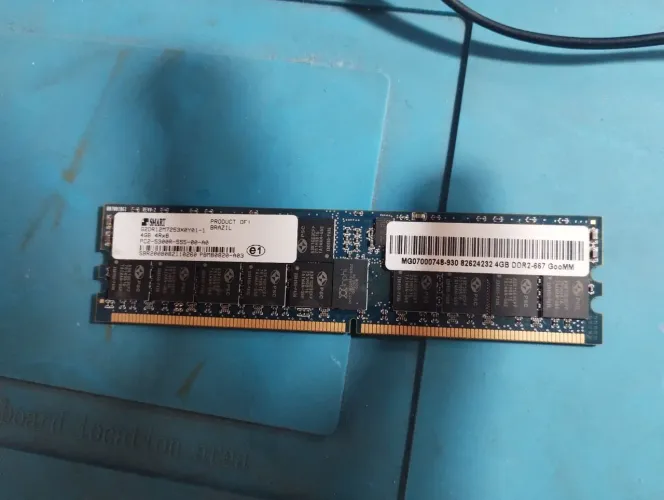Memória PC2-5300R-555-00-A0 DDR2 4GB