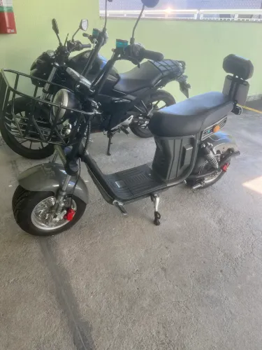 Scooter x14 comprada em janeiro 2026 pouquissimo usada e revisada