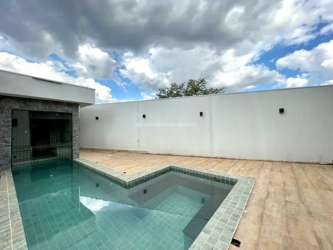 Casa à venda em Uberaba-MG, localizada no condomínio Mario Franco.