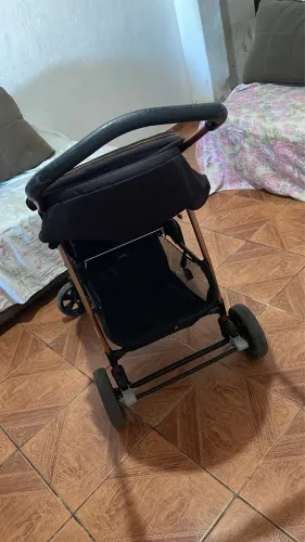 Vendo carrinho de bebê Burigotto