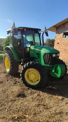 Trator John Deere 5085e
