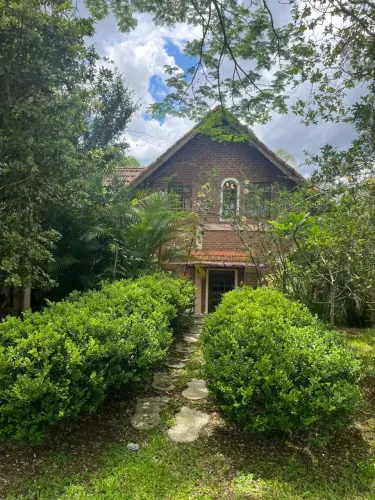 SOBRADO EM CONDOMÍNIO/CLUBE - PISCINA - ÁREA CHURRASQUEIRA E FORNOS - VILA IPELÂNDIA - SU