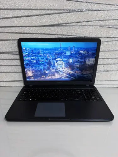 Notebook Samsung NP350XAA - SSD / Windows 11 / Office 2024