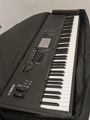 Teclado Modx 8 plus